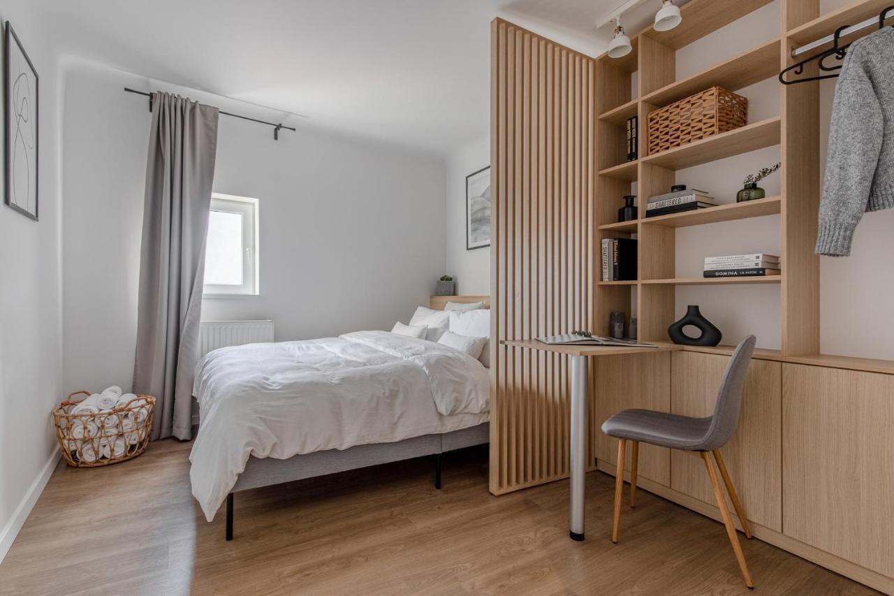 Little Attic By Citylife Suites Bukarest Exteriör bild