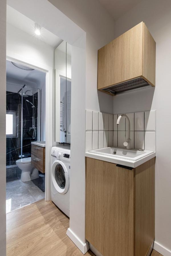 Little Attic By Citylife Suites Bukarest Exteriör bild